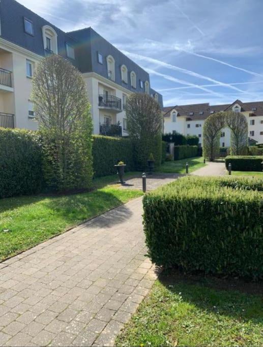 Les Jardins De Magny. Appartement Buitenkant foto